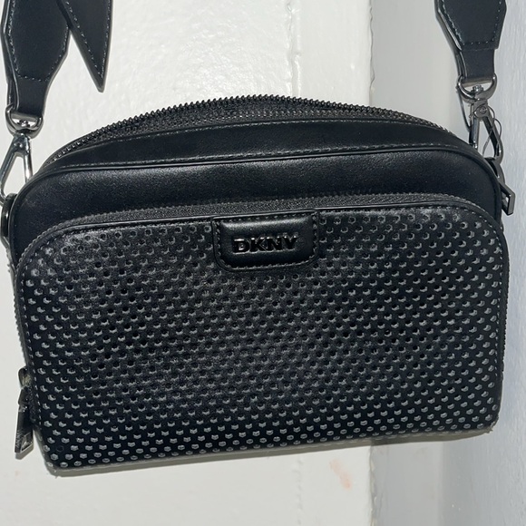 DKNY Black Crossbody or Shoulder bag with Textured Design - Picture 1 of 12